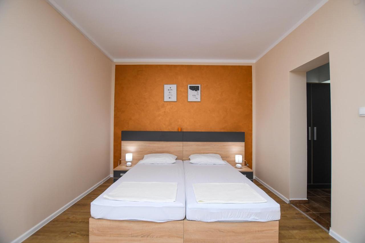 Danubiana Apartments 5 คลาโดโว ภายนอก รูปภาพ